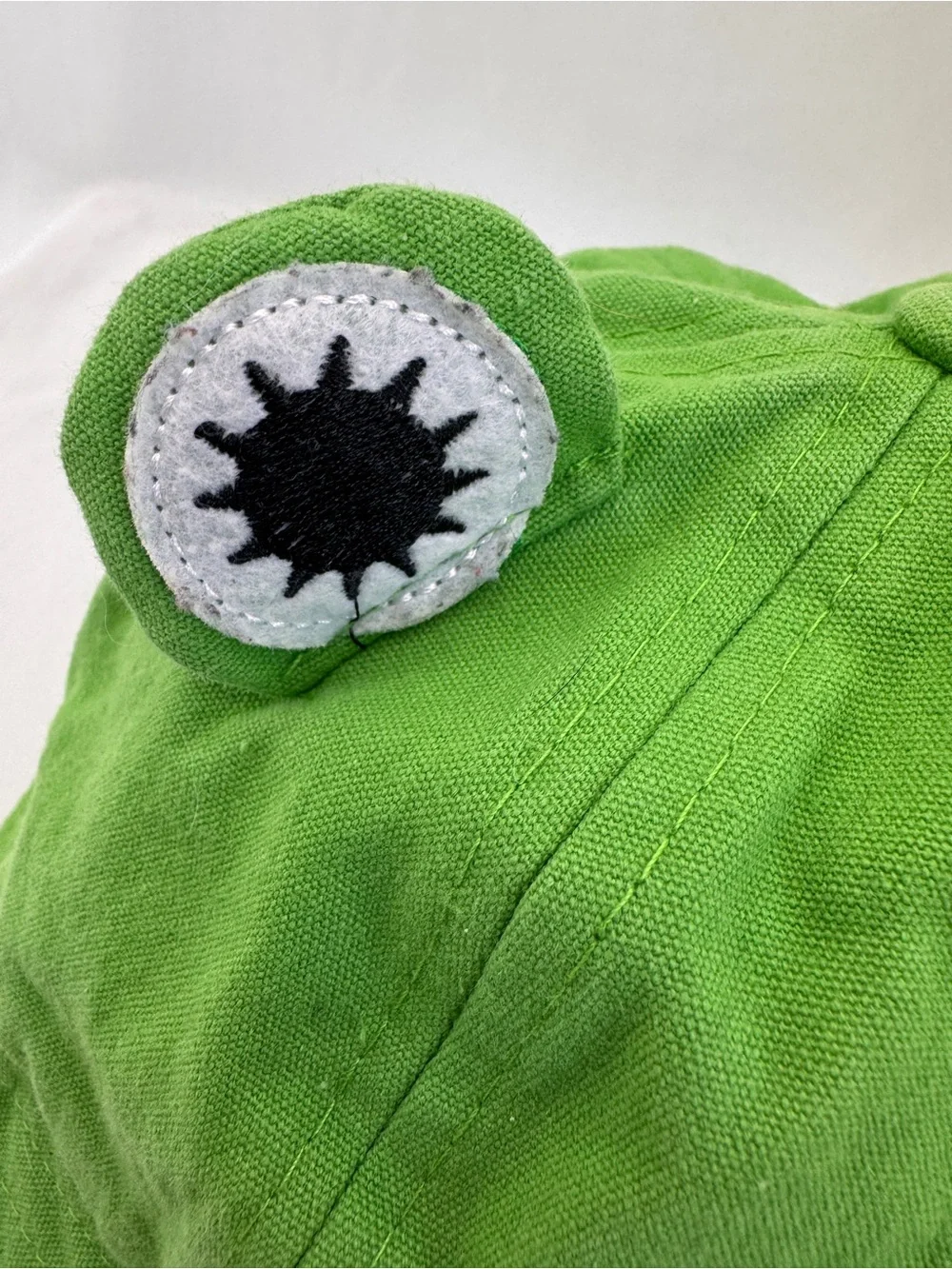 Green Frog Face Embroidered Bucket Hat 100% Cotton Unisex Whimsical Frogcore L